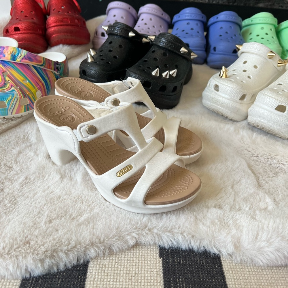 Crocs Cyprus V Heel Heels white